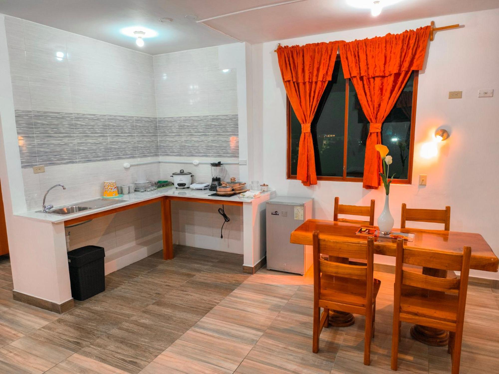 Suites En El Centro Пуэрто-Айора Экстерьер фото